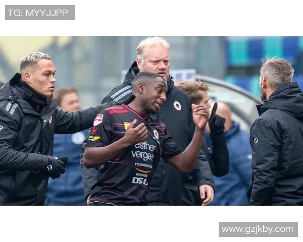 足球巨星携手反对种族歧视倡导公平竞技场为每一位球员创造平等机会 足球巨星携手反对种族歧视倡导公平竞技场为每一位球员创造平等机会